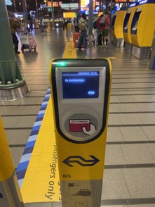 Device for check in_1